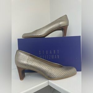 Stuart Weitzman Gold Perforated Leather Pumps Size 7 NWT Includes Box